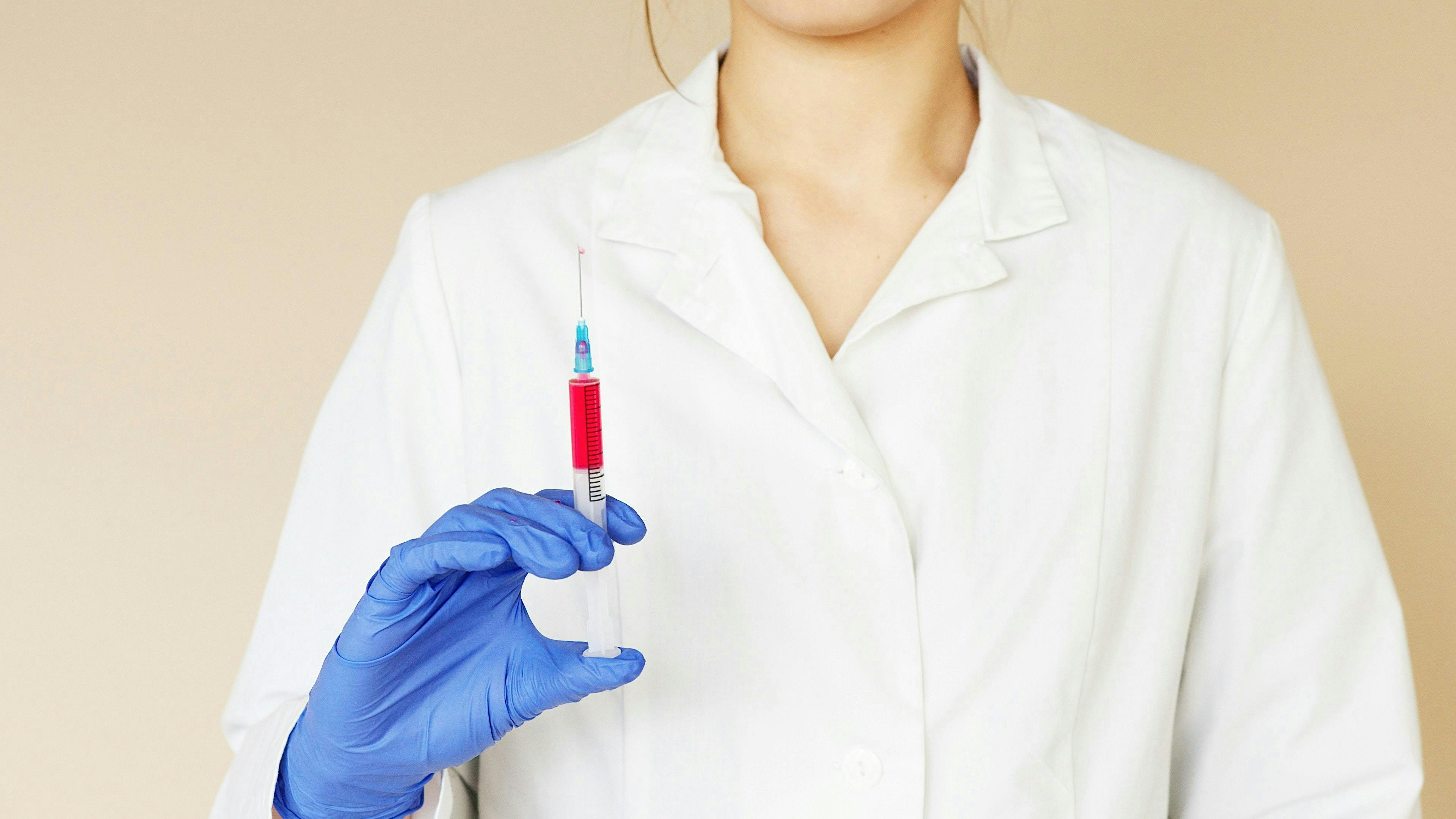 injection nurse vaccine